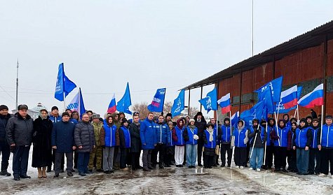 Три 20-тонника с гуманитарной помощью отправлены в зону СВО